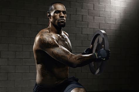 LeBron James Sem Camisa