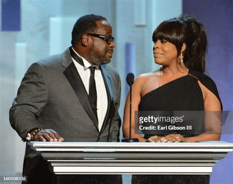 Actors Cedric The Entertainer And Niecy Nash Speak Onstage During The News Photo Getty Images