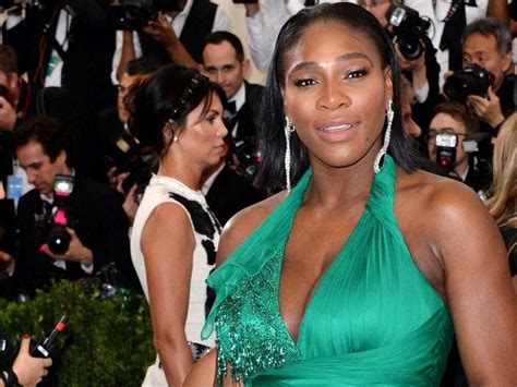Pregnant Serena Williams Poses Nearly Nude On Vanity Fair Cover Express Star