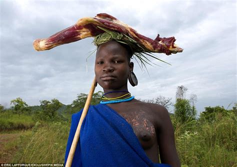 Girls Slashed To Be Beautiful In Ethiopian Scar Ceremony Daily Mail