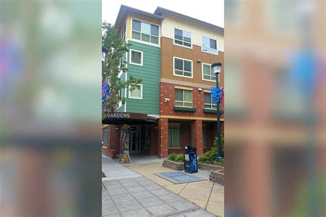 Rainier Court Senior Rental 3610 33rd Ave S Seattle Wa Apartments