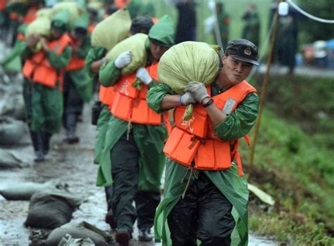เขื่อนยักษ์รับมวลน้ำหนักสุด รอบ17ปี ทัพจีนส่งทหาร1ล้านนายเร่งกู้ภัย