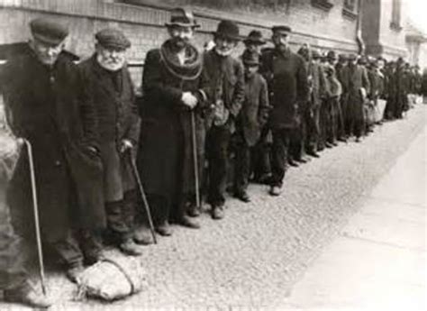 La germania rimilitarizza la renania, violando ancora versailles e violando locarno. Segunda Guerra Mundial timeline | Timetoast timelines