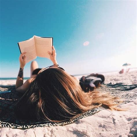 Photos That Prove Reading At The Beach Equals Perfection Bookglow
