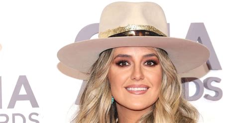 Real Or Fake Internet Blows Up Over Country Singers ‘fat Butt
