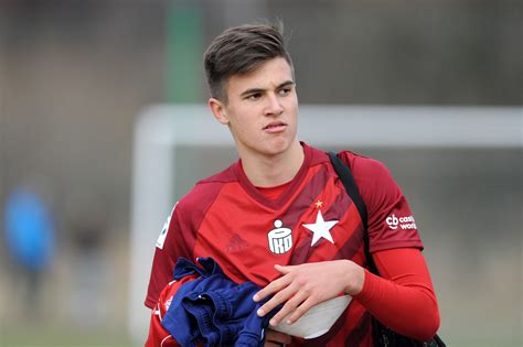 Stal mielec fatalnie zaczęła sezon, ma na swoim koncie zaledwie jeden punkty. PKO Ekstraklasa. Stal Mielec - Wisła Kraków. Daniel Hoyo ...