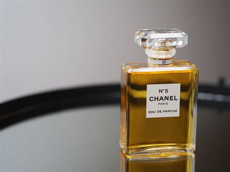 Chanel No5 Chai Nước Hoa Bán Chạy Nhất Mọi Thời đại Chaubuinet