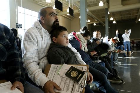 Illegal Immigrants Rush To Get Drivers Licenses In California Wsj