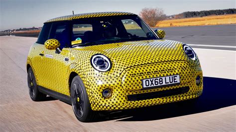 8 Things We Learned Driving The New Electric Mini Cooper S E Top Gear