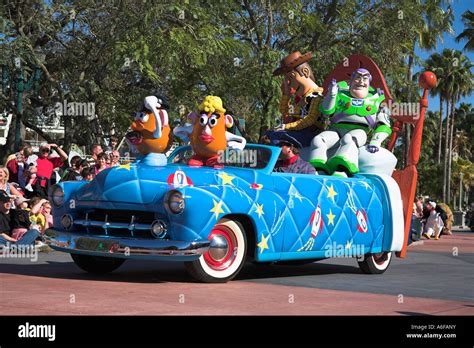 Disney Stars And Motor Cars Parade Buzz Lightyear Potato Heads And