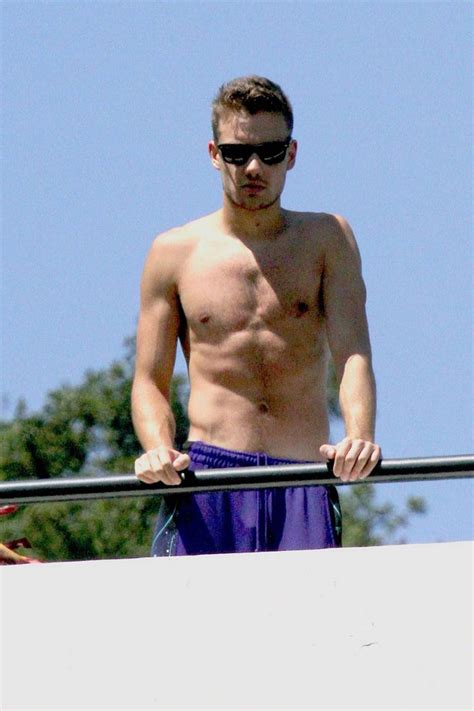 Liam Payne Topless Pictures As 1d Star Shows Off Ripped Torso And Chiselled Abs Again Mirror