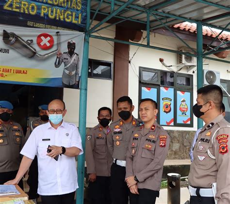 Itwasda Polda Jabar Cek Pelayanan Publik Samsat Dan Satlantas Polres