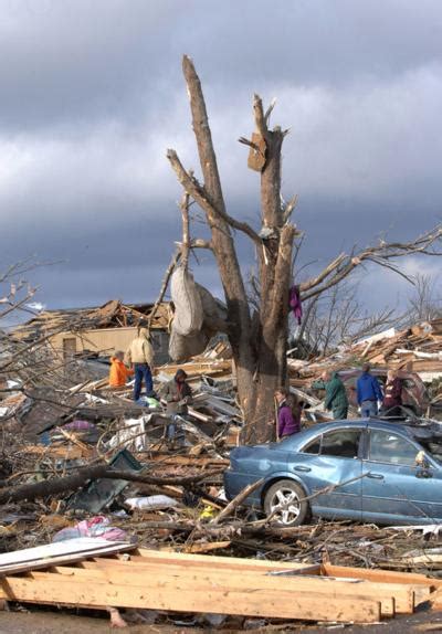 Tornadoes Storms Ravage Midwest News