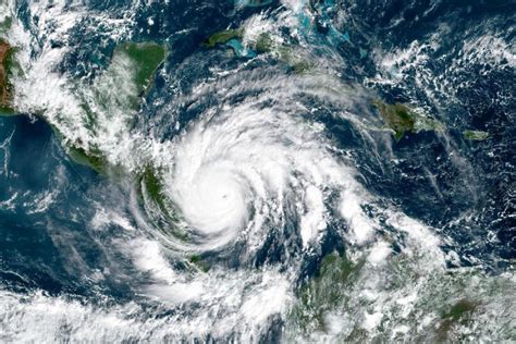 Maybe you would like to learn more about one of these? América Central enfrenta segundo furacão em menos de duas ...