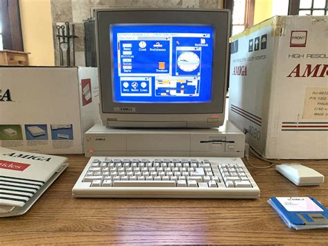 Early Commodore Amiga 1000 And Monitor With Original Boxes And