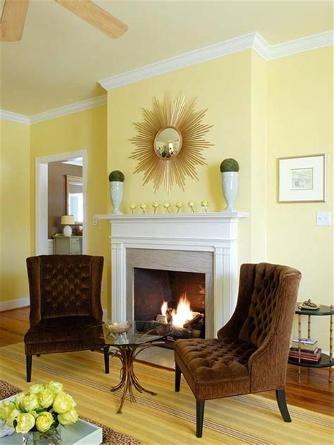 Versatile Ways To Brighten Up Your Living Room With Yellow Decor Decoomo