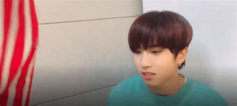 In the stray kids survival show, lee know was eliminated on the 4th episode but he was given the chance to come back. Lee Know Han GIF - LeeKnow Han StrayKids - Discover ...