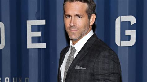 ryan reynolds maximum effort signs first look deal with paramount