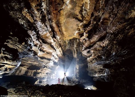Researchers Discover Asias Longest Cave At 148 Miles Daily Mail Online