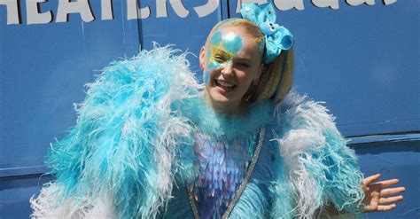 The teen dancer, singer, actress, and youtube personality purchased this home for $3.43m. JoJo Siwa's New House Is Truly Insane and Filled With ...