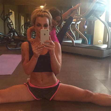 Britney Spears Gymnastics Leg Kick Backflip Splits The Britney Forum