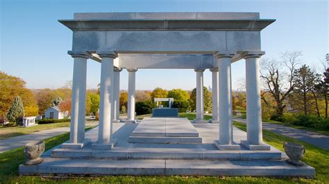 Crown Hill Cemetery In Indianapolis Indiana Expedia