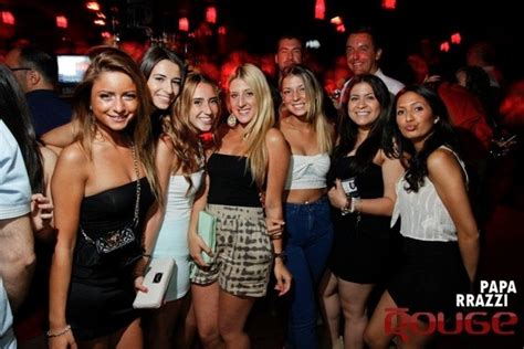 Girls In Night Club In Winnipeg Canada