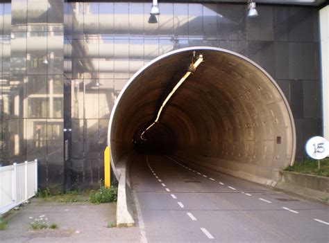 Examples of successful cycling infrastructure: bicycle tunnels