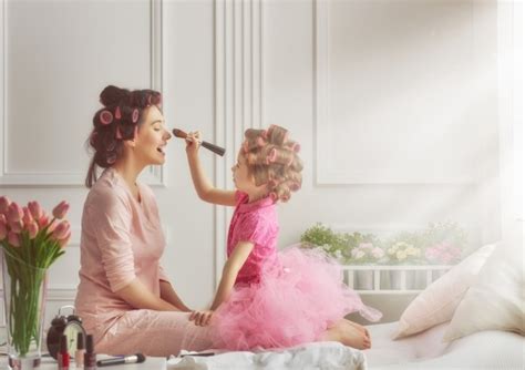 13 important things every mum should tell her daughter before