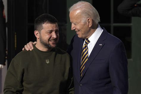 Zelensky Presents Biden With Ukrainian Soldier S Medal On Visit To White House