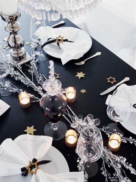 26 festive and glamorous party table settings for new year s eve new years eve decorations