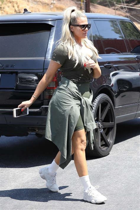Khloe Kardashian In Green Outfit Out In Woodland Hills 01 Gotceleb