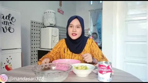 Es teler 77 ketika berkompetisi dengan waralaba dari luar negeri menggunakan strategi lewat menjadi produk asli indonesia, es teler 77 akan selalu menyajikan aneka menu makanan asli. Tutorial Cara Bikin Es Teler Rumahan Yang Super Murah ...