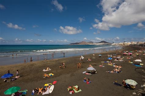 Gran Canaria Un Paisaje Por Descubrir La Playa De Las Canteraslas Palmas De Gran Canaria