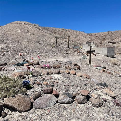 Historic Shoshone Cemetery In Shoshone Ca With Photos