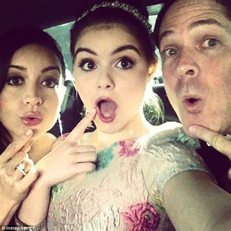 golden globes 2013 ariel winter and shanelle gray head to the awards daily mail online