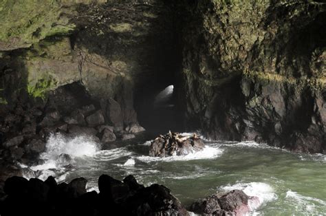Best Sea Caves In The World Fingals Cave Blue Grotto And More