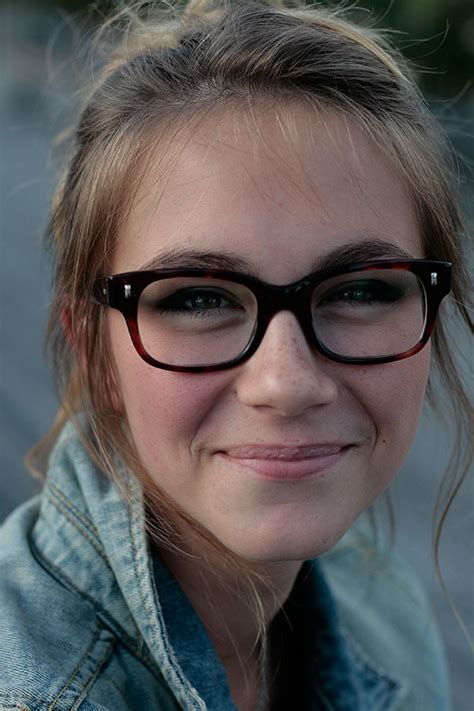 gallery backup beautiful girls with glasses