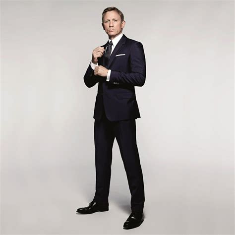 James Bond S Best Looks Our Favorite 007 Outfits Reviewed
