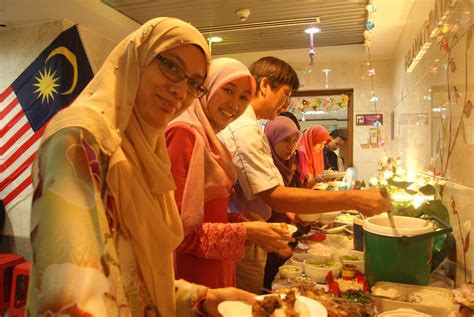 Pelakon kerana dia manusia biasa. UNIT KONTRAK DAN UKUR BAHAN, CPPT