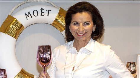 Im jahr 1990 gründete sie ihr modelabel lean selling. Claudia Obert: So verdiente sie ihr Vermögen in Millionen ...
