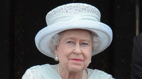 Opinion Its Time For Queen Elizabeth Ii To Abdicate The Courier Mail