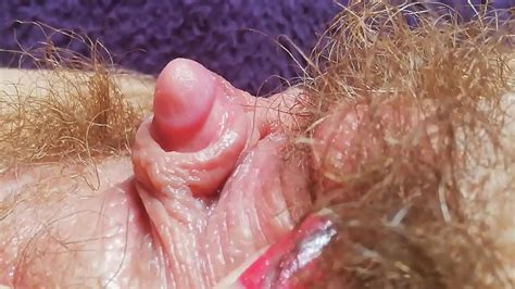Clip se𝚡 E𝚡treᴍe close up big clit orgasᴍ intense clitoris stiᴍulation