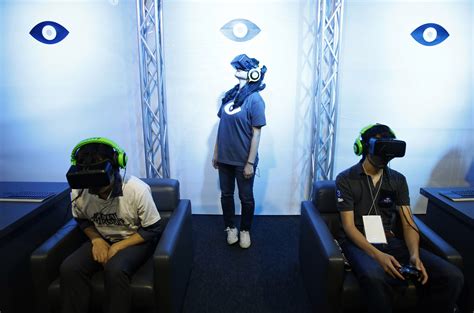 Why Virtual Reality Is About To Become A Very Real 5 Billion Industry