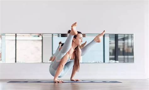 Step Tittibhasana Firefly Pose Yoga Tutorial Yogiapproved Com Arm Balance Yoga Poses