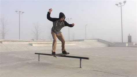 5 Easy Skateboard Tricks for Beginners | Skateboard Tricks For Beginners