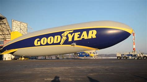 A blimp servicing ladder built by magirus for the goodyear zeppelin corporation at the military aviation museum. Goodyear apresenta novo Blimp - YouTube