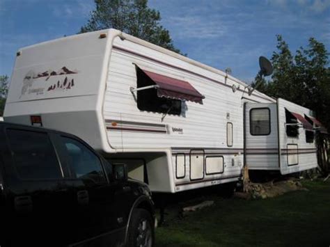 Hybrid trailers, rear living travel trailers, rear entertainment travel trailers, and rear bath travel trailers. Lux 5th Wheel, 40 ft. Rear Kitchen, Cobra Spinnaker for ...