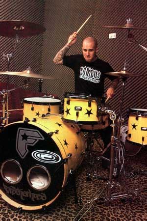 When travis barker fist starting playing the drums, at the age of 4 years old, he was inspired and influenced by jazz music. Travis Barker - DRUMMERWORLD
