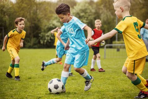 13400 Kids Soccer Game Stock Photos Pictures And Royalty Free Images